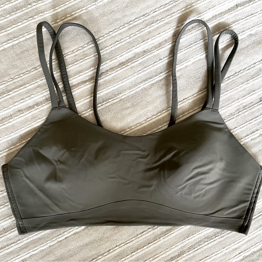 Lululemon Like A Cloud Bra Size 8 (B/C Cup) - GREY